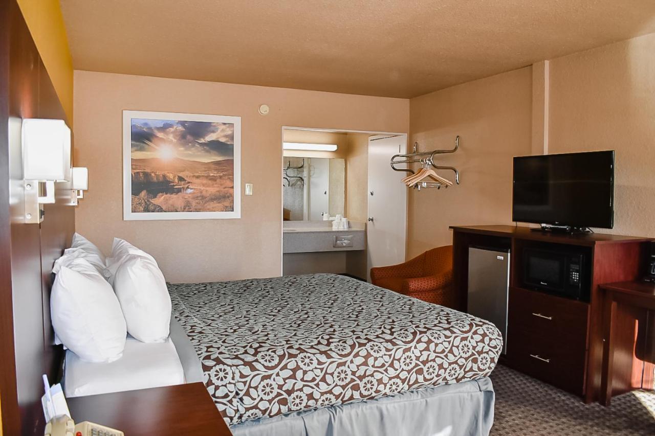 Days Inn By Wyndham Flagstaff Near Downtown/Nau On Route 66 Zewnętrze zdjęcie